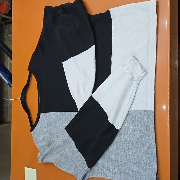 CHICSOUL.COM Sweater, Size XXL - Picture 3 of 4